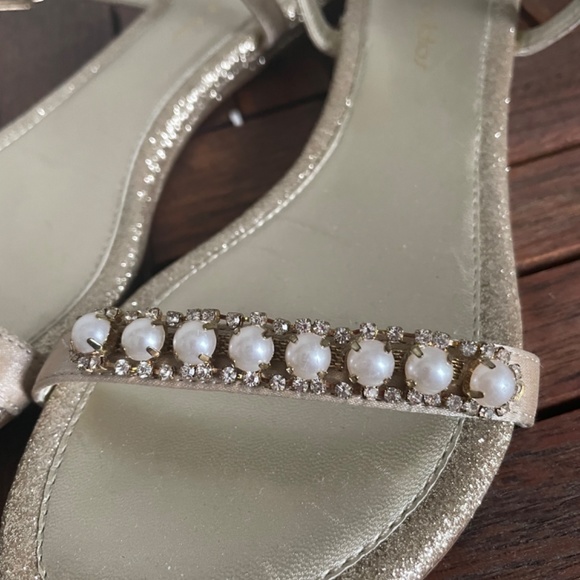 Gold and Pearl Sandals size 37 - Byblos European brand - Picture 1 of 5